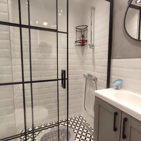 Modern Studio Flat Near Moda Shore Isztambul